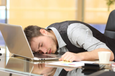 睡眠時間と活動時間・睡眠不足の意外な原因とは？