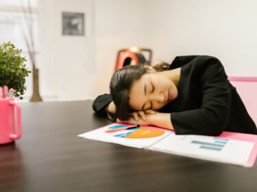体調を整えて能力アップ！睡眠と食事でパフォーマンスを最大化する方法